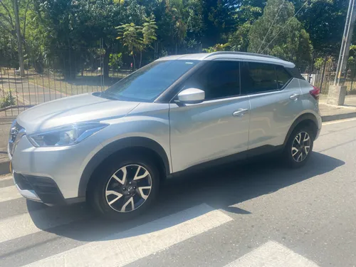 Vendo permuto Nissan kicks sense 2018 mecánica 