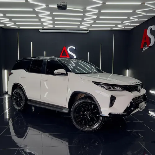 TOYOTA FORTUNER SR SRX ACTUALIZADA 2.7 2017 AT