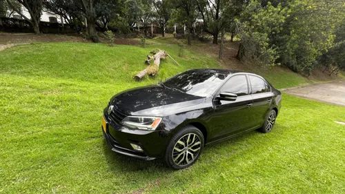 Volkswagen Jetta Trendline 2018 At 2.0