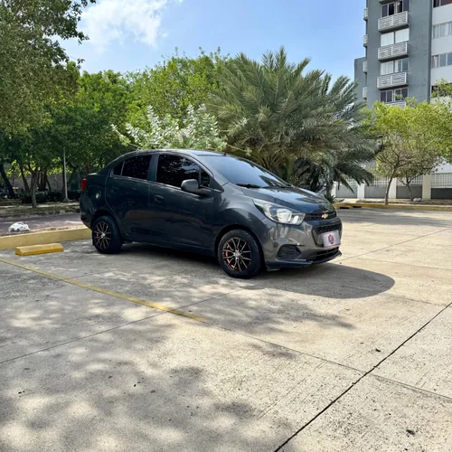 Chevrolet Beat 2019 color gris 73.000km 