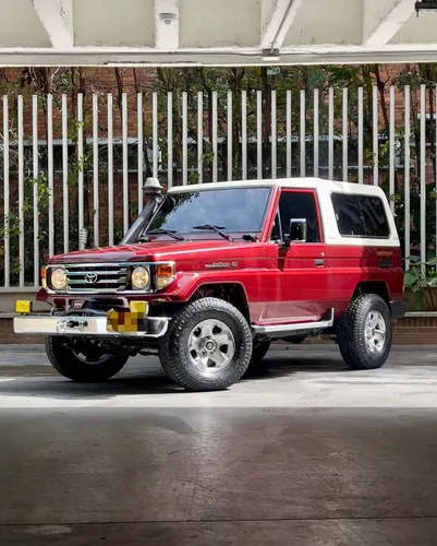 Toyota FJ 70 Land Cruiser 1998