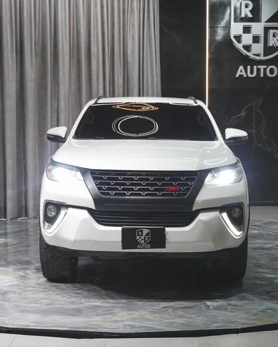 Toyota Fortuner Street 2019