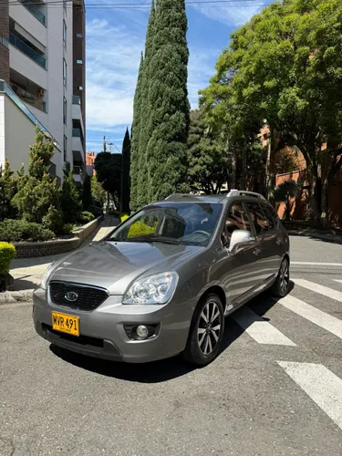 Kia carens Rondon 2.0 At 2013