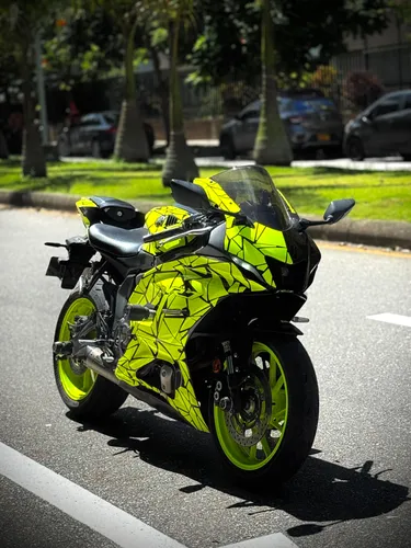 Yamaha R7 2022