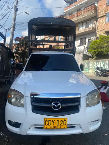 Mazda Bt-50 4x4 estacas 