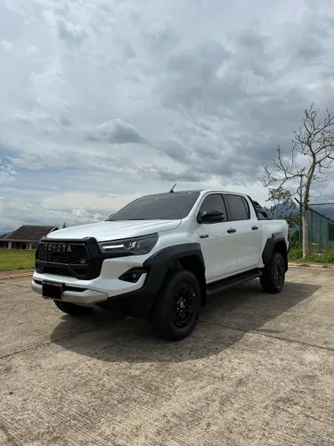  TOYOTA HILUX GR-S 2024  DIÉSEL  FULL EQUIPO