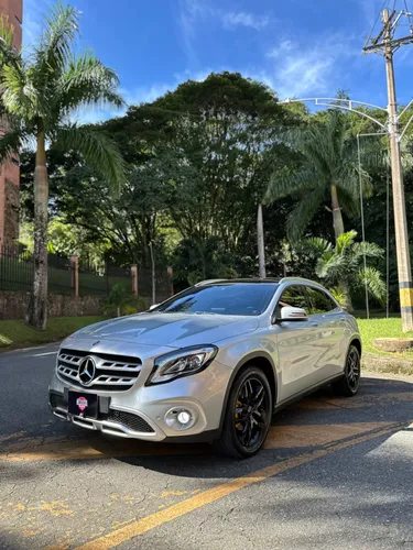 Mercedes Benz gla200 urban 2020