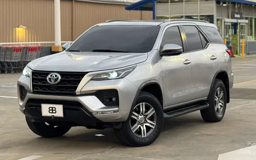 Toyota FORTUNER SR 2022 