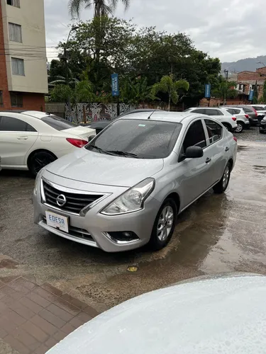 NISSAN VERSA DRIVE