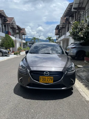 Mazda 2 grand touring LX sedan 