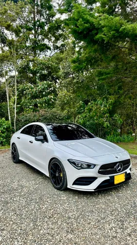Mercedes Benz CLA 180 AMG LINE 