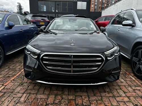 Mercedes Benz E300 EXCLUSIVE TAP COLOR HIBRIDO 2026