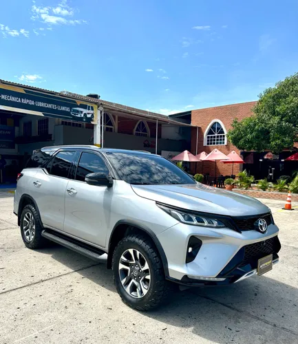 TOYOTA FORTUNER SRX 2022 V6 