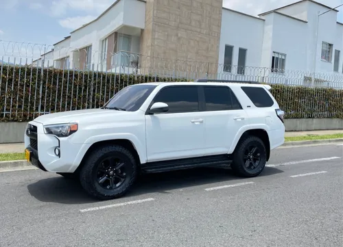 Toyota 4runner SR5 2018