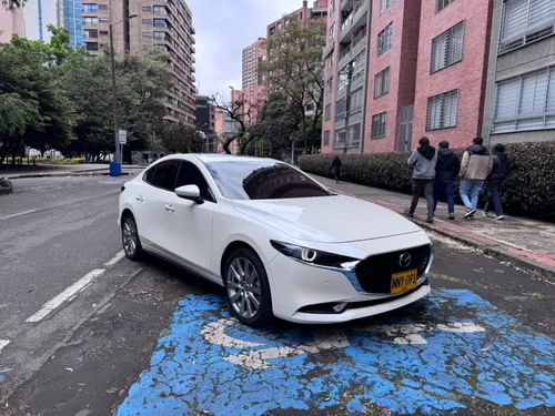 Mazda 3 Grand Touring LX Híbrido