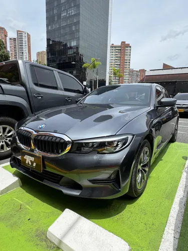 BMW 330e Performance Hibrido Enchufable