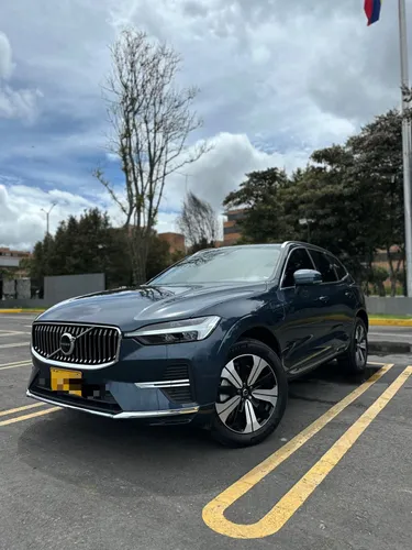 Volvo XC60 T8 Plus Híbrida Enchufable 2025