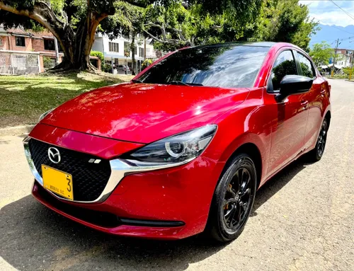 Mazda 2 Touring Automático 2022