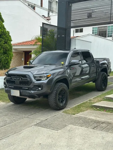 Toyota Tacoma TRD PRO Blindada 