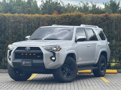 TOYOTA 4RUNNER SR5 -2024-