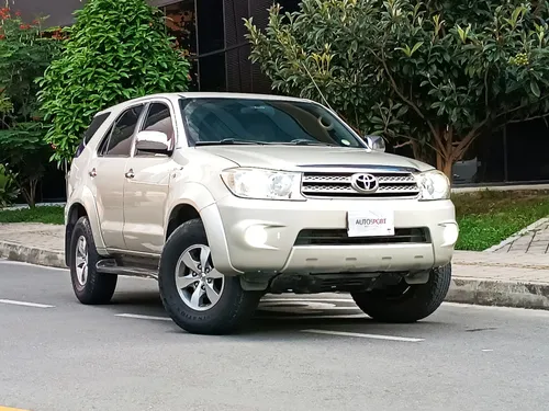 TOYOTA FORTUNER 2.7 MOD 2011