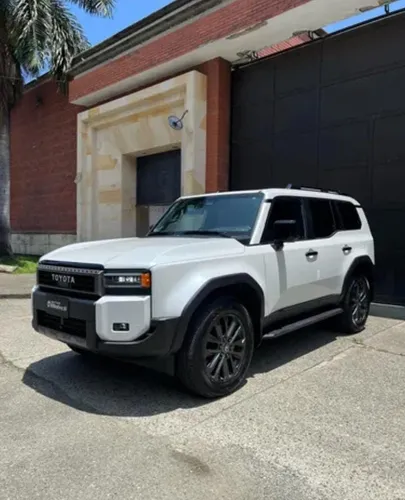 Toyota Prado Lc250 Premium híbrida 2025