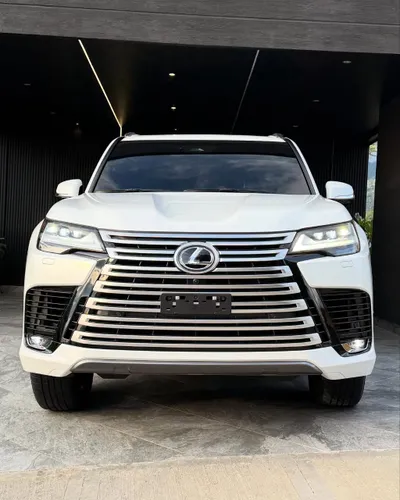Lexus LX 700h Luxury 2025