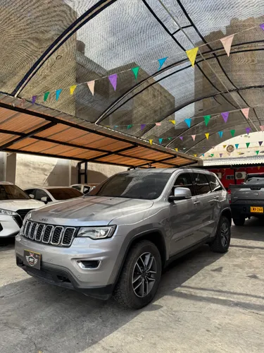 JEEP GRAND CHEROKEE 2021 LAREDO