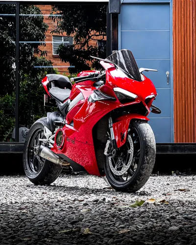 Ducati Panigale V4 Desmosedici stradale 2019