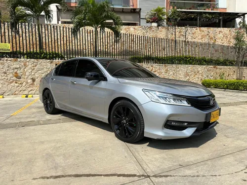 Honda accord   2017 