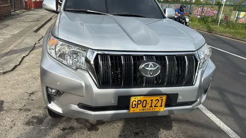TOYOTA PRADO TXL MODELO 2020 3.0 DISEL CAMBIO A FORTUNER 2019 o 2020 