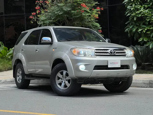 Toyota Fortuner SR5 2011