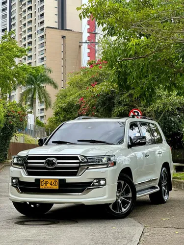 TOYOTA LAND CRUISER LC200 SAHARA EXECUTIVE LOUNGE 2020
