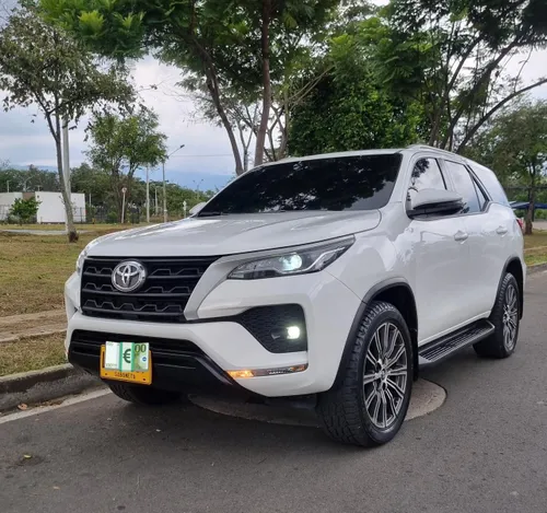Toyota Fortuner SR 2022