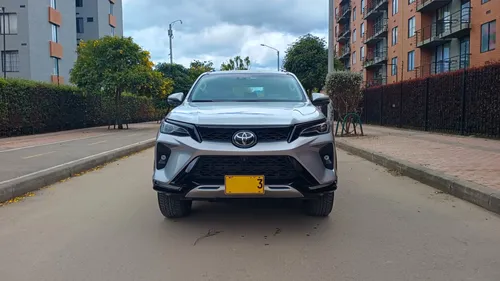 Toyota Fortuner SRV 4x4