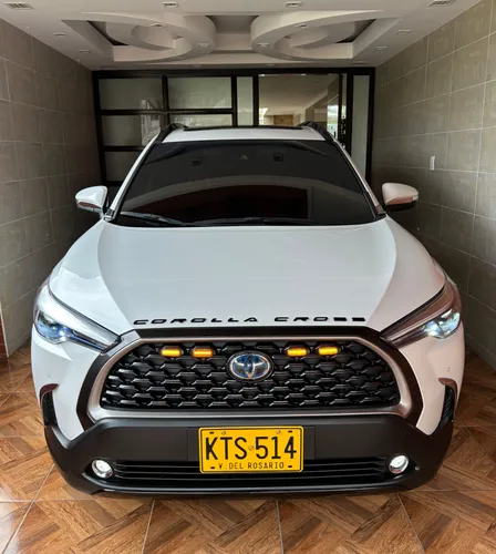Toyota Corolla Cross Seg 2023 - 30.000 km Full Accesorios - Hibrido
