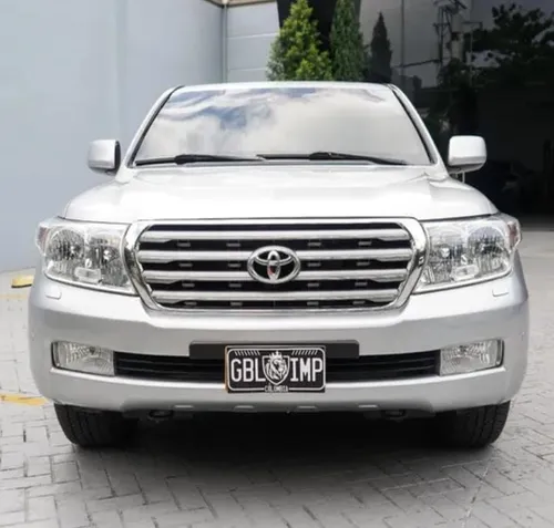 Toyota Lc200 Sahara blindada 2010