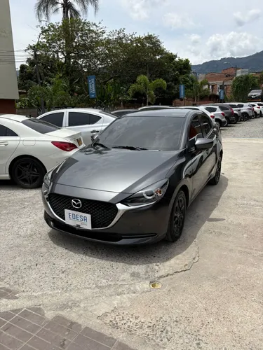 MAZDA 2 TOURING SEDAN