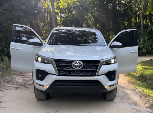 Toyota Fortuner modelo 2024 SR 2.4 Diesel