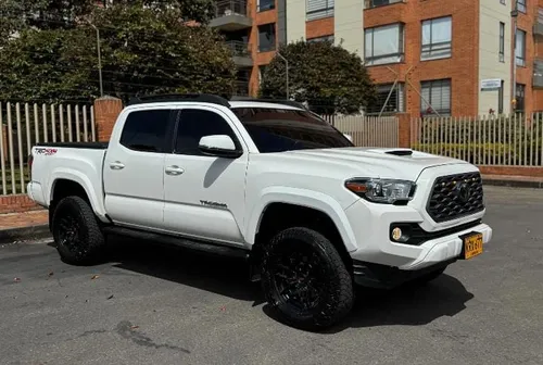 Toyota Tacoma TRD sport 2021 blindaje 2 plus
