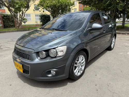 Chevrolet Sonic LT MT1600CC GRIS AUT