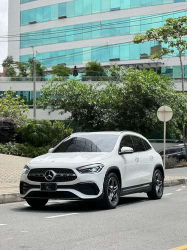 Mercedes Benz GLA200 AMG LINE 1.3cc turbo