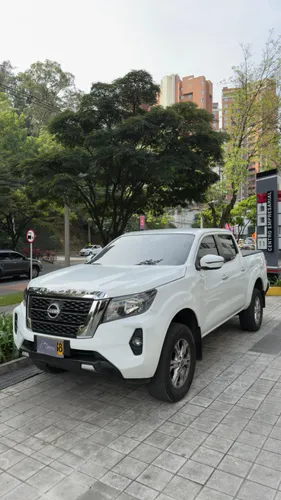 NISSAN FRONTIER XE