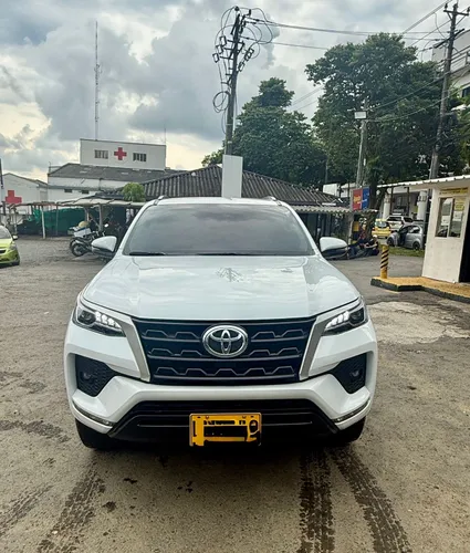 Toyota Fortuner SR diesel