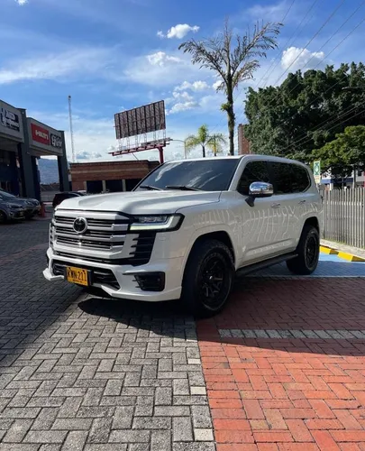 Toyota Lc300 VX blindada 2022