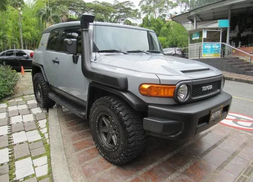 Toyota FJ Cruiser Black 3 2015