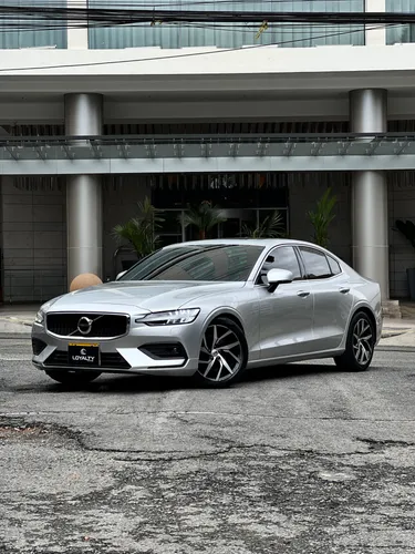 VOLVO S60 MOMENTUM T4