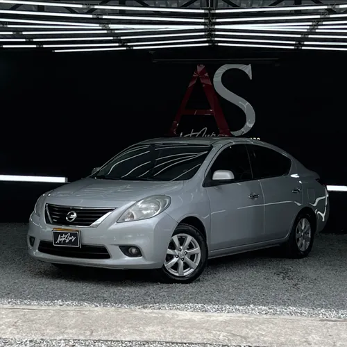 Nissan Versa Advance 2015 1.6 