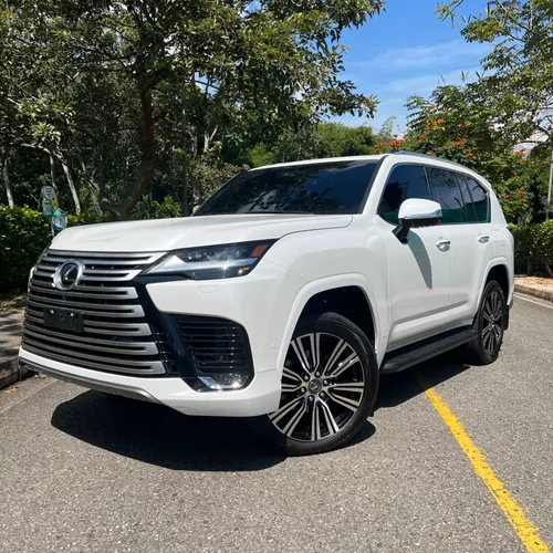 Lexus LX 700h Luxury 2025