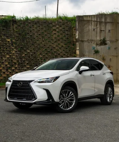 Lexus NX350h Luxury 2025